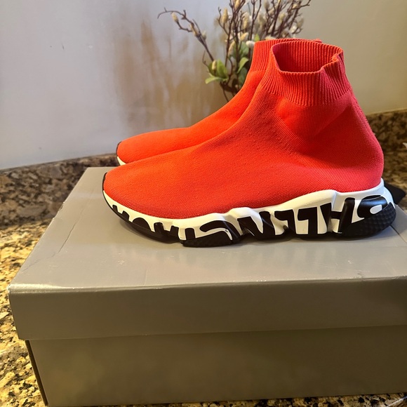 Used like new Balenciagas worn once in beautiful condition as shown - Picture 2 of 5